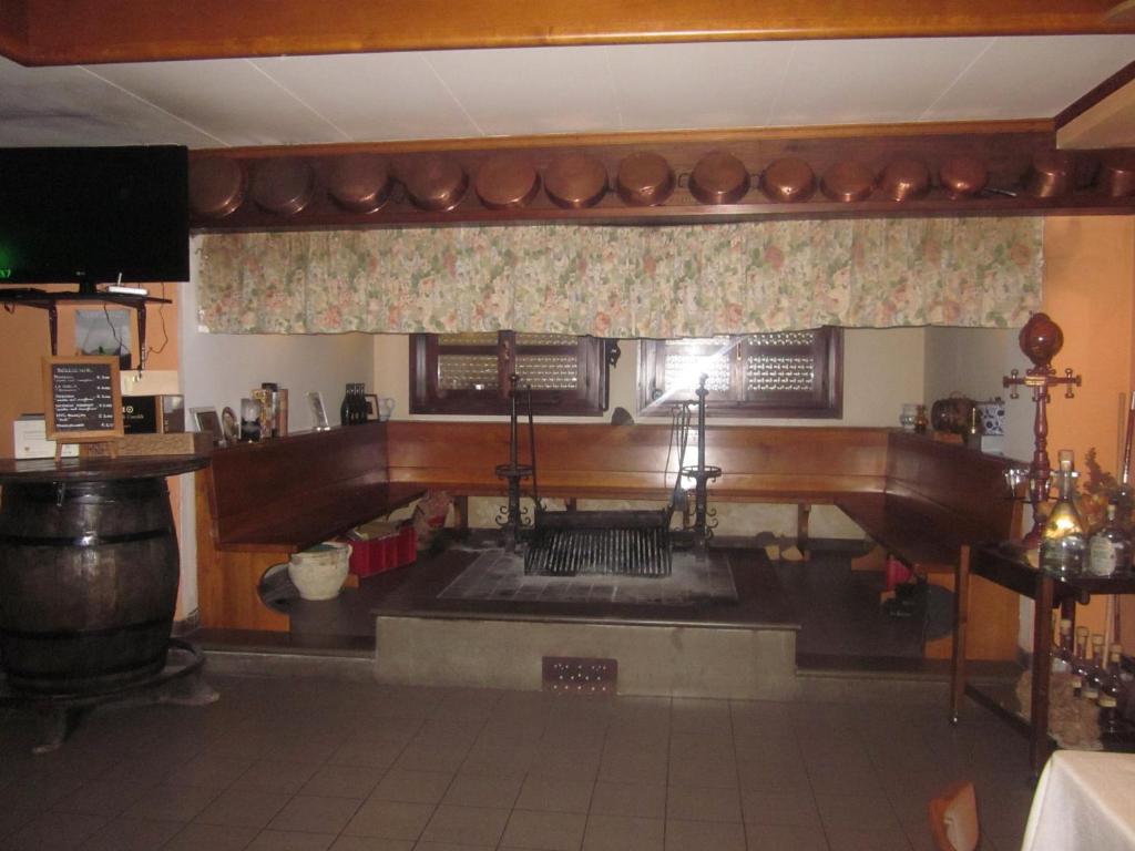 Albergo Leon Bianco Moggio Udinese Eksteriør billede